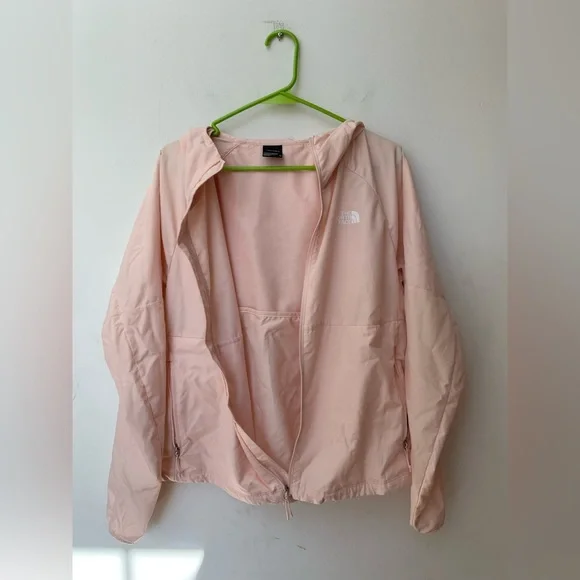 The North Face Windbreaker - Picture 11 of 11